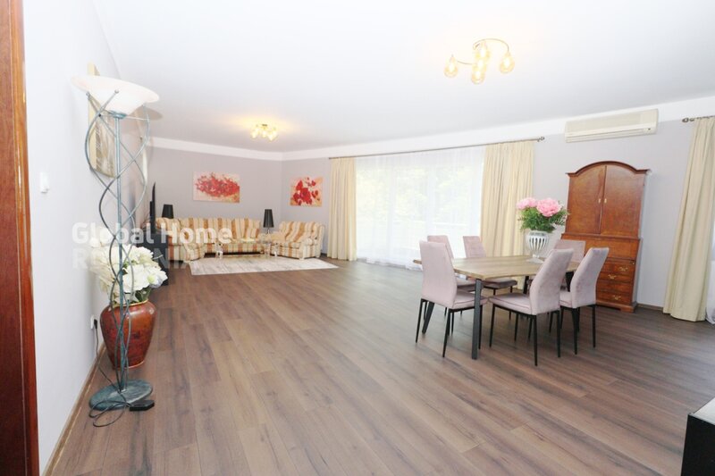 Intrare Sat Francez, Aron Cotrus, apartament 4 camere,  3 terase, Herastrau.