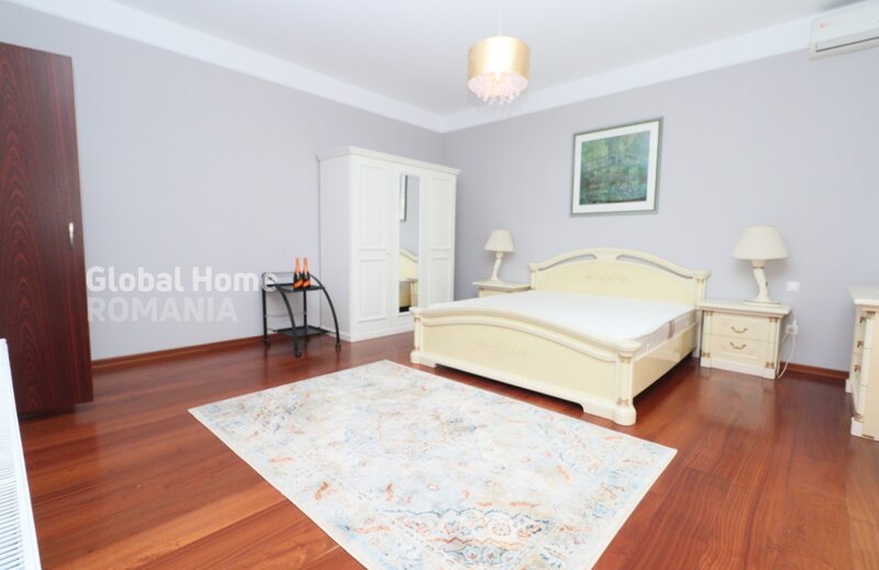 Intrare Sat Francez, Aron Cotrus, apartament 4 camere,  3 terase, Herastrau.
