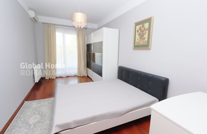 Intrare Sat Francez, Aron Cotrus, apartament 4 camere,  3 terase, Herastrau.